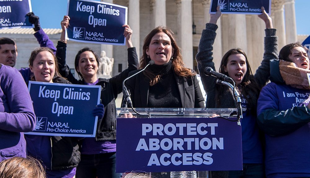 L'aborto compie cento anni