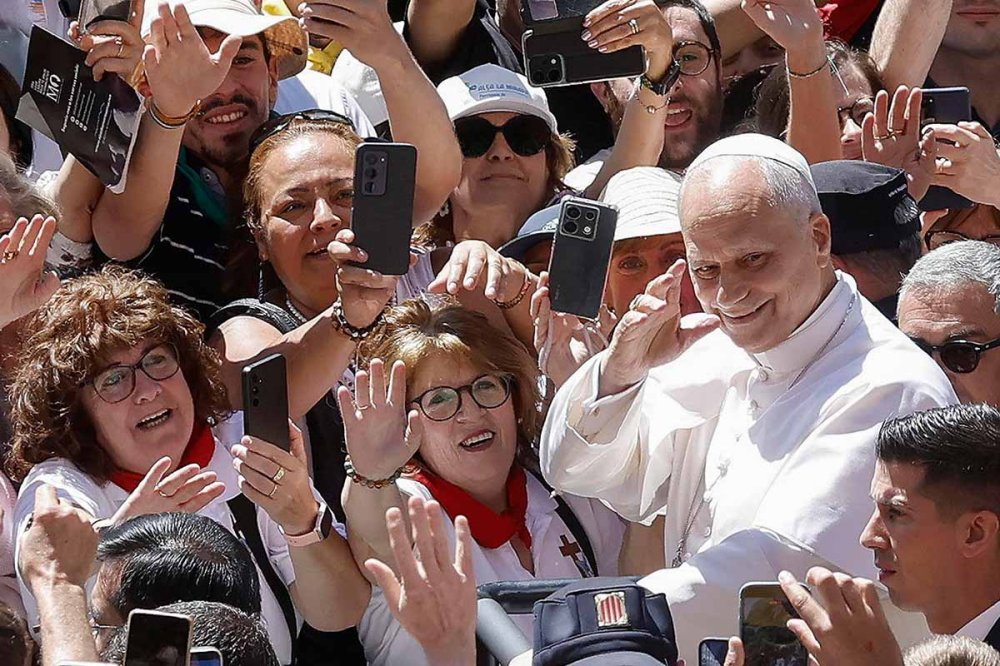 Il Papa alle Canarie sulla rotta dei migranti tra speranza e tragedia
