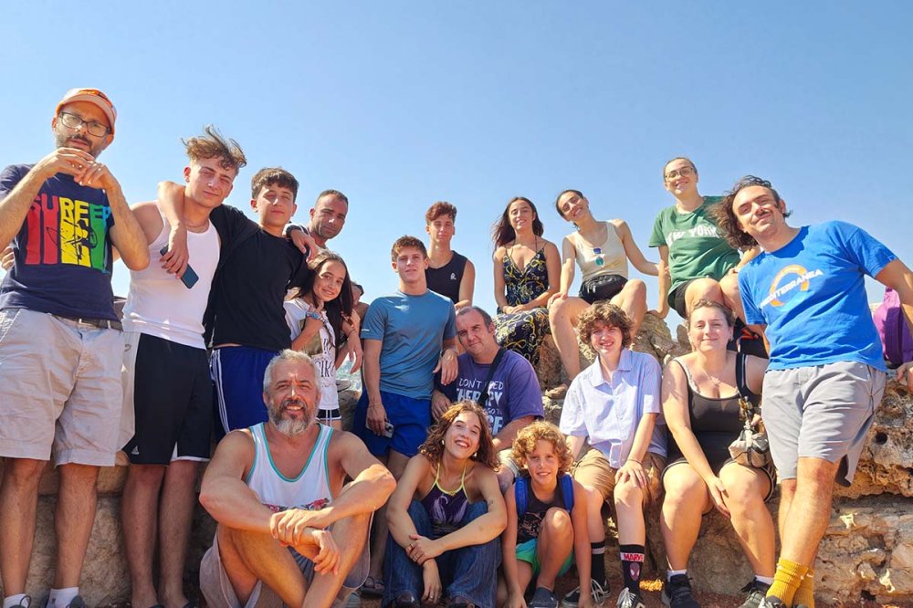 Campo giovani in Grecia: oltre le mura dell'indifferenza