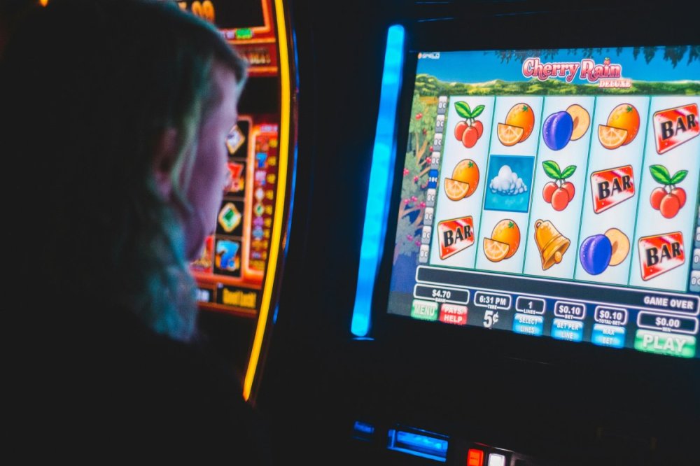 Quando lo Stato si siede al tavolo da gioco