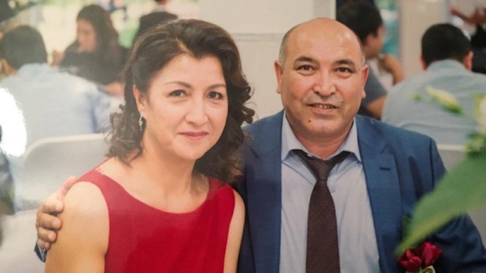 Haitiwaji Gulbahar sorridente con il marito Kerim