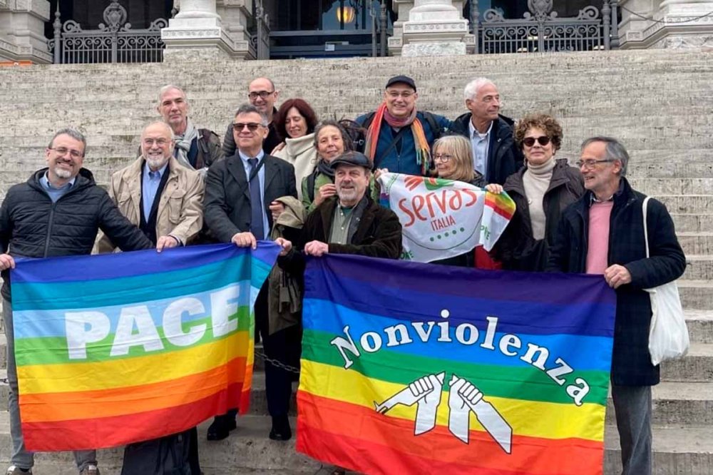 Difesa non armata e nonviolenta. Servono 50 mila firme. Ecco come aderire