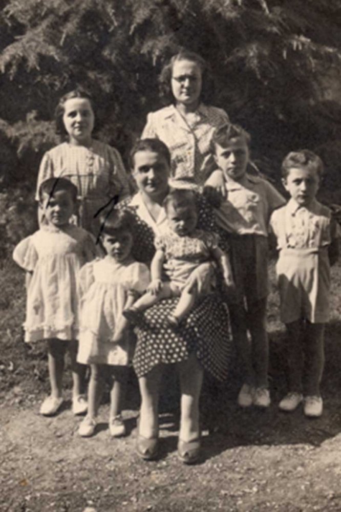 Maria e 7 bimbi 1944