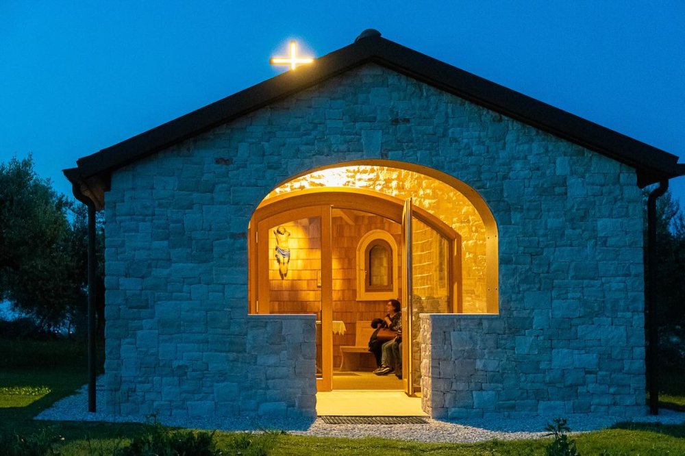 Rimini. S. Aquilina inaugura la nuova cappellina nel Parco della contemplazione