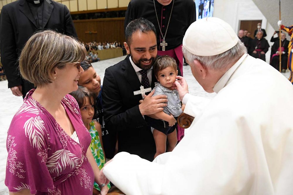 Il Papa alle famiglie: «Fatevi missionarie per le vie del mondo!»