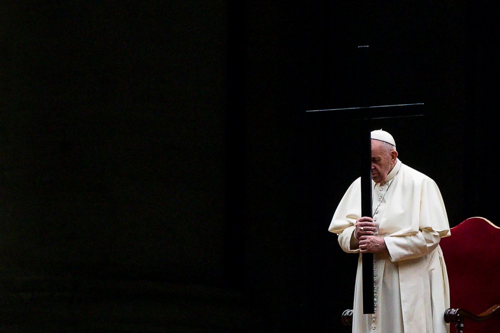 Via Crucis 2022 al Colosseo. Tra le famiglie anche una casa famiglia  