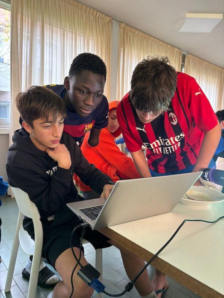 Giovani in laboratorio