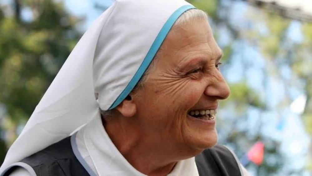 Suor Elvira, madre degli ultimi