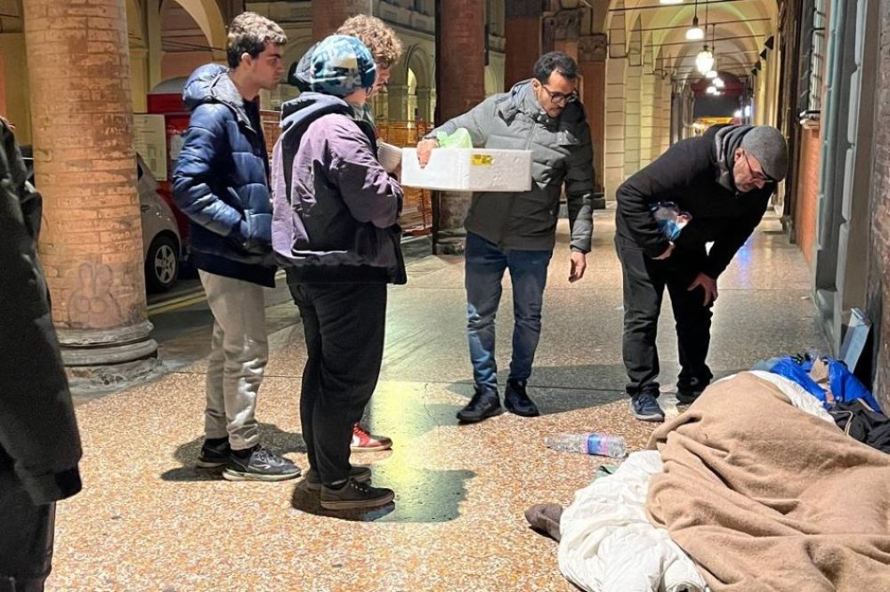 Da senza tetto a buoni samaritani nella notte