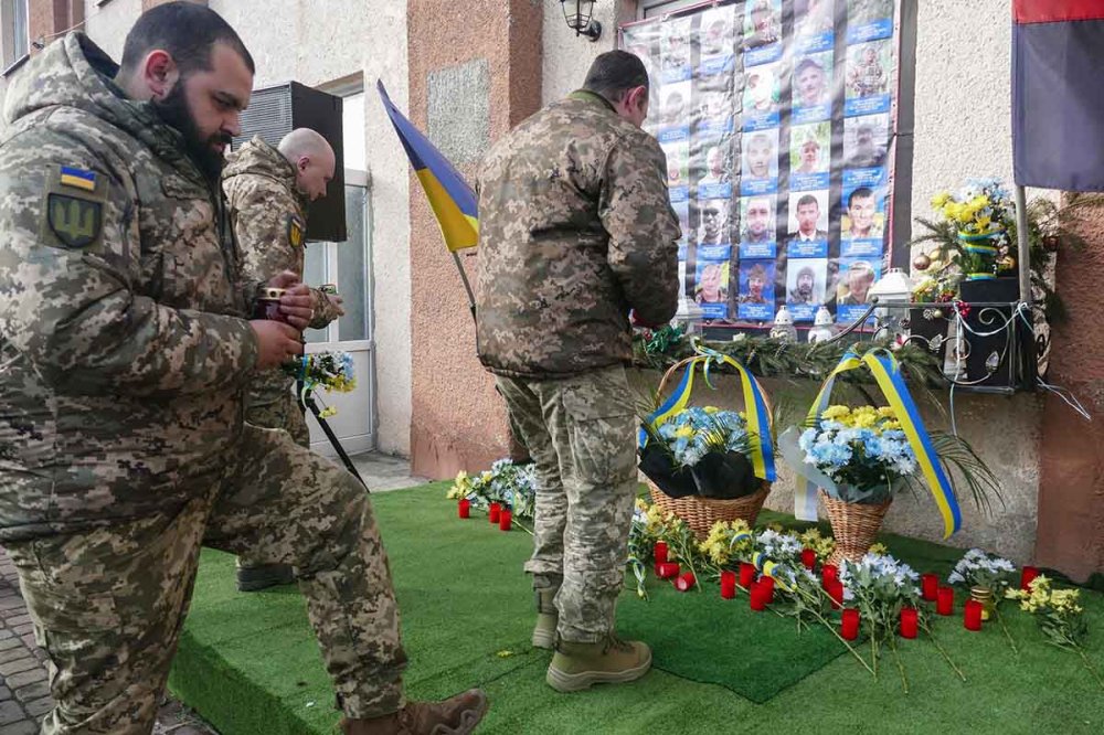 Quattro anni di sangue in Ucraina: a Kherson la vita vale meno del fango