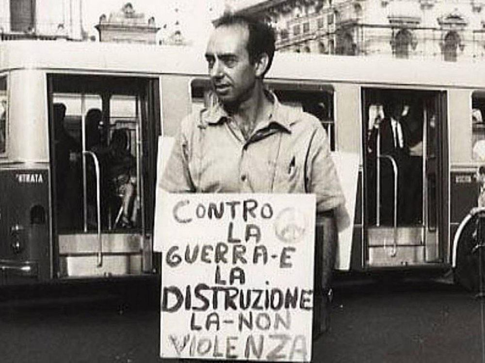 Pietro Pinna. «Se vuoi la pace non preparare la guerra»