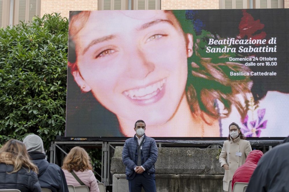 Sandra Sabattini sul cartellone esterno al Duomo di Rimini