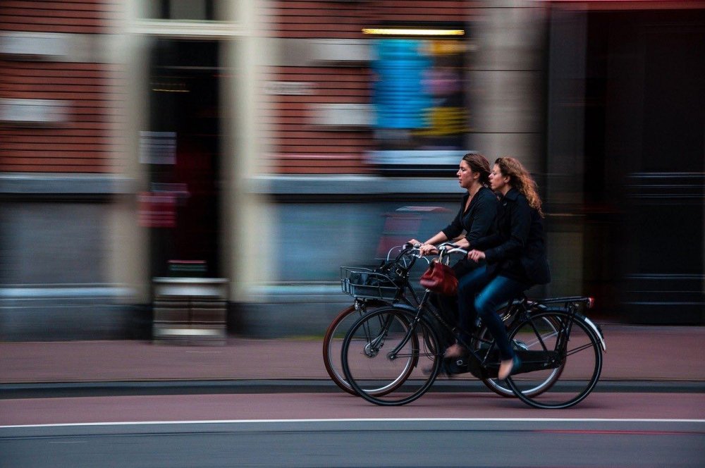 Si riparte in bicicletta