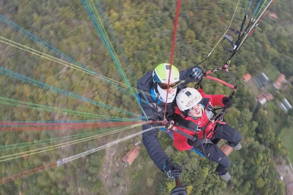 Davide in parapendio