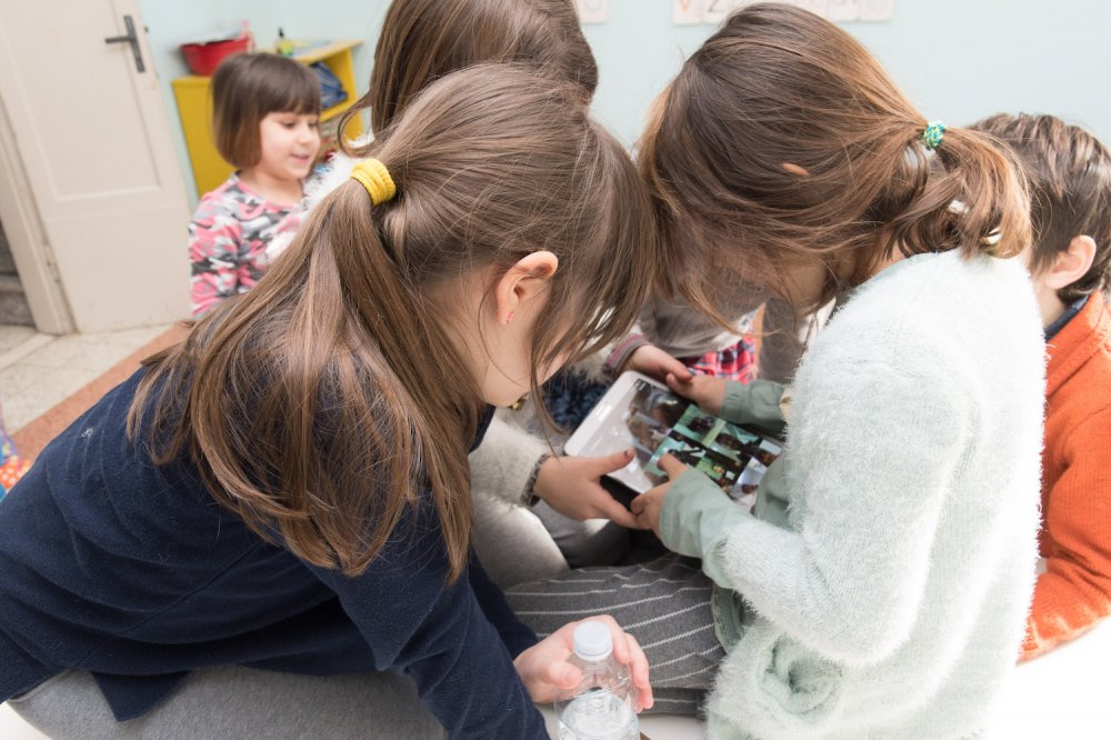 Scuola. Valditara contro smartphone e atti di bullismo