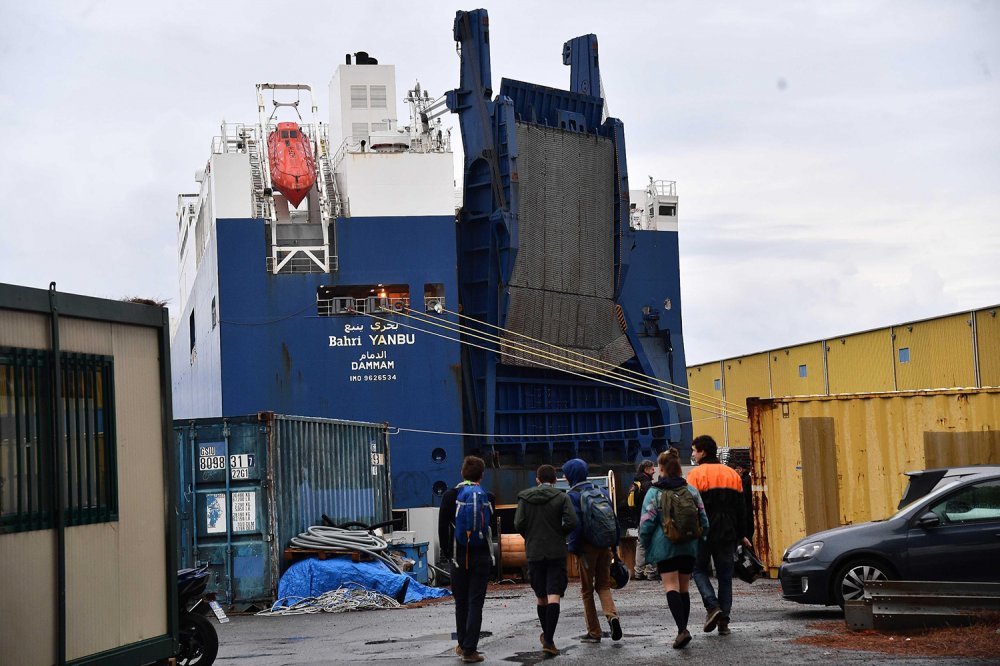 Nave cargo bloccata al porto di Genova