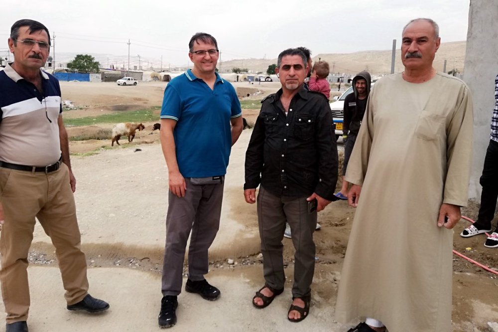 Italiani in visita nel campo profughi iraqueno