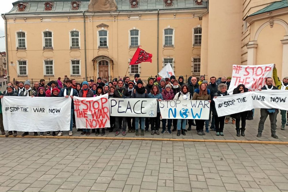 Striscioni per la pace a Leopoli