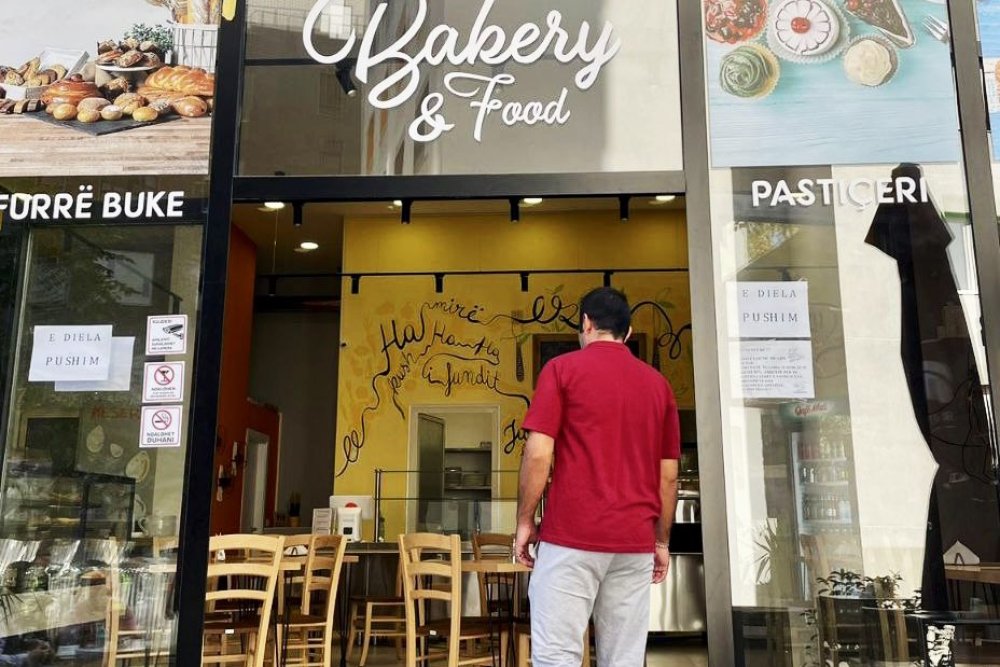 Vista esterna della panetteria 'Da Oreste'