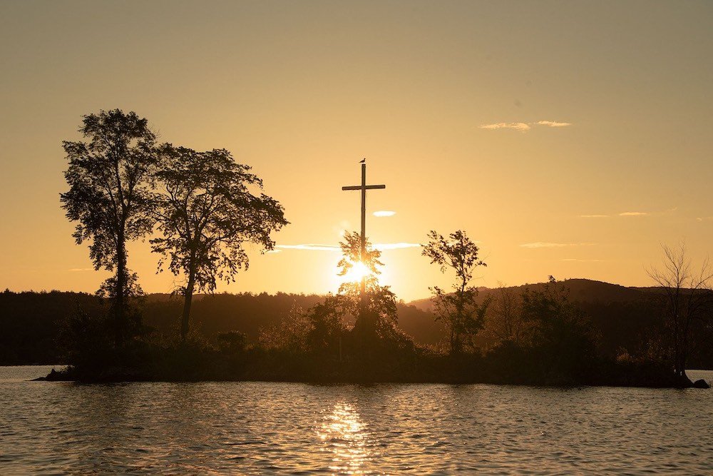 Quarta domenica di Quaresima: la croce, luce del mondo